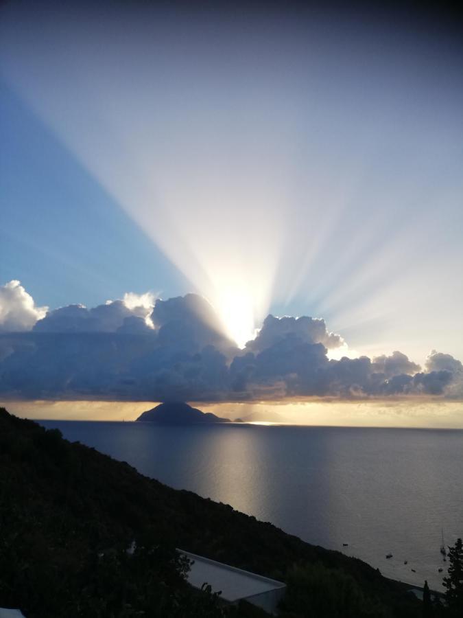 Alicudi Giardino Dei Carrubi- Al Gradino 365 Bed & Breakfast Lipari  Exterior photo