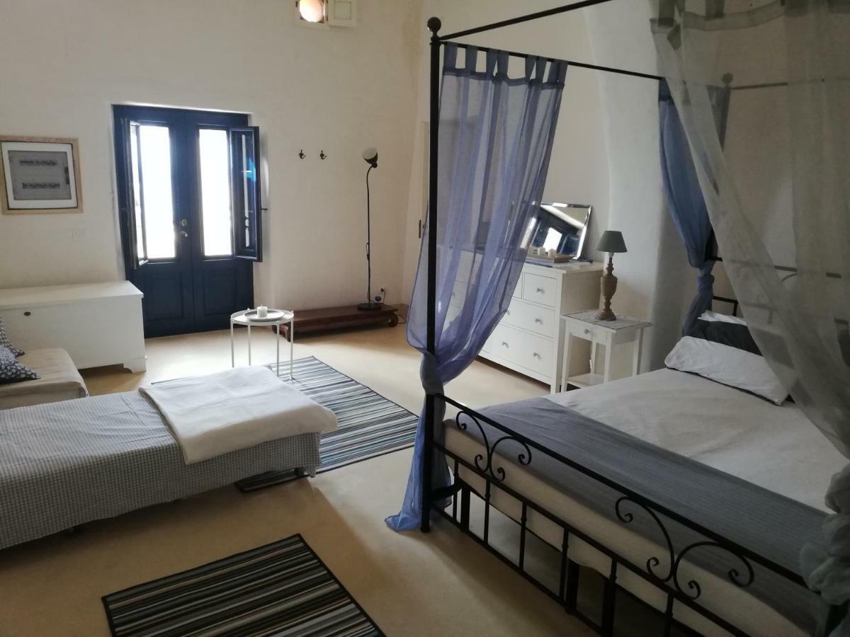 Alicudi Giardino Dei Carrubi- Al Gradino 365 Bed & Breakfast Room photo